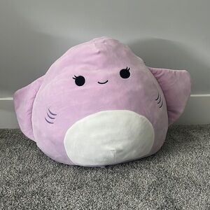 Large purple stingray